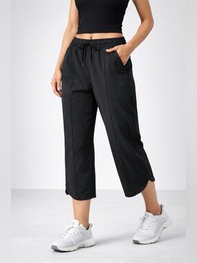 Lululemon Athletica Black pants with Tapered Ankle